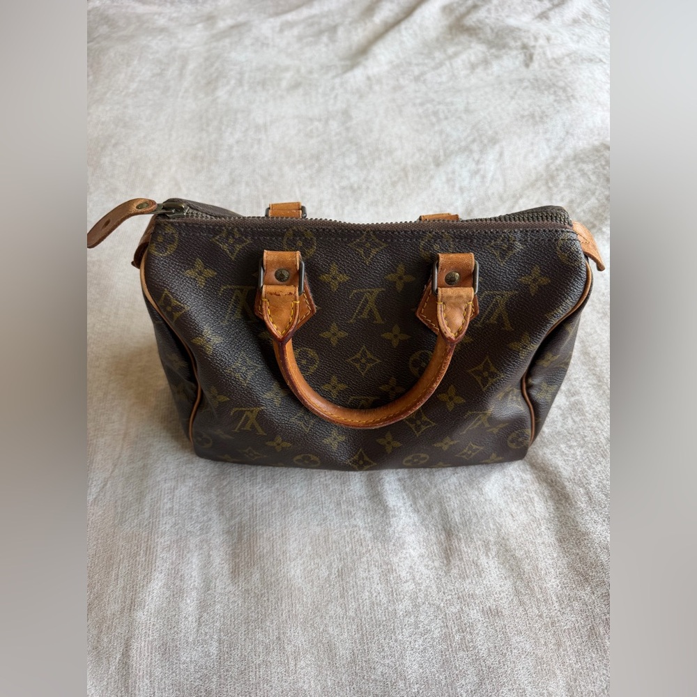 Vintage Louis Vuitton Monogram Speedy 25 - Picture 2 of 16